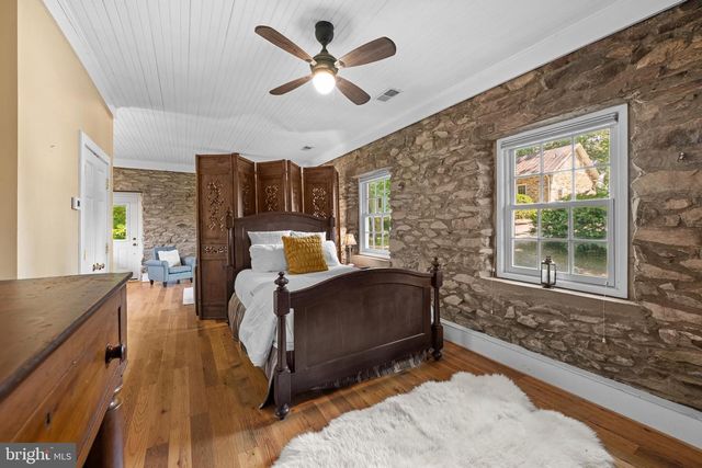 14127 HARPERS FERRY RD, Hillsboro, VA 20132