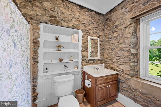 14127 HARPERS FERRY RD, Hillsboro, VA 20132