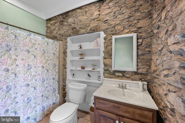 14127 HARPERS FERRY RD, Hillsboro, VA 20132
