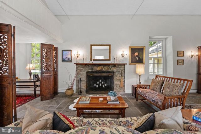 14127 HARPERS FERRY RD, Hillsboro, VA 20132