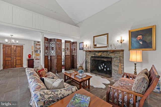 14127 HARPERS FERRY RD, Hillsboro, VA 20132