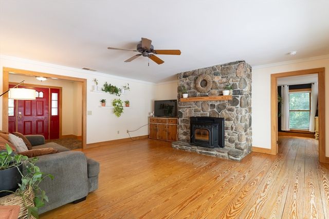 132 Springfield Rd, Belchertown, MA 01007