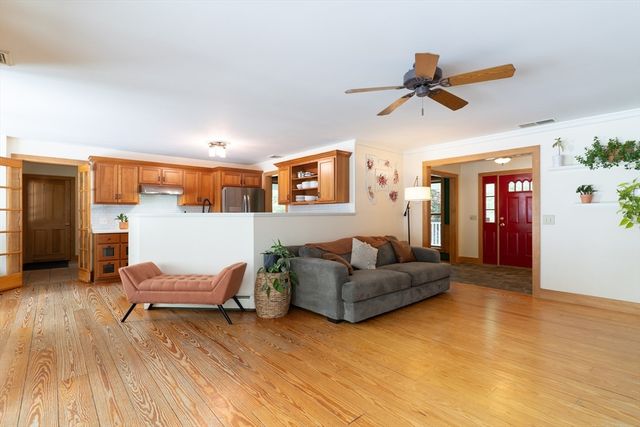132 Springfield Rd, Belchertown, MA 01007