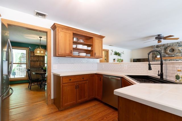 132 Springfield Rd, Belchertown, MA 01007