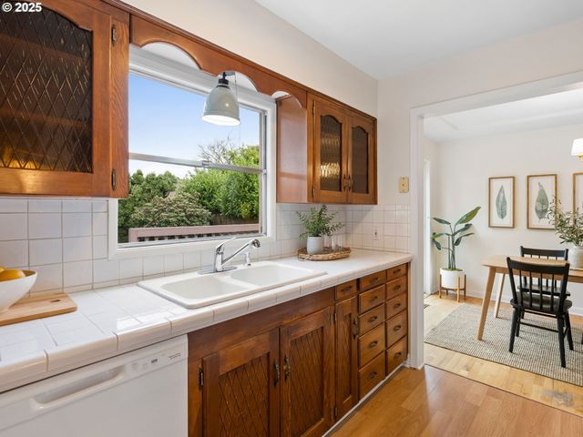 4324 Ne 65TH Ave, Portland, OR 97218