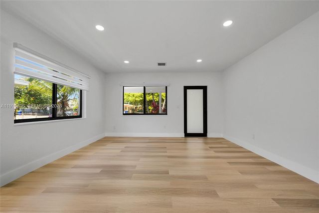 1470 NW 51st Ter, Miami, FL 33142