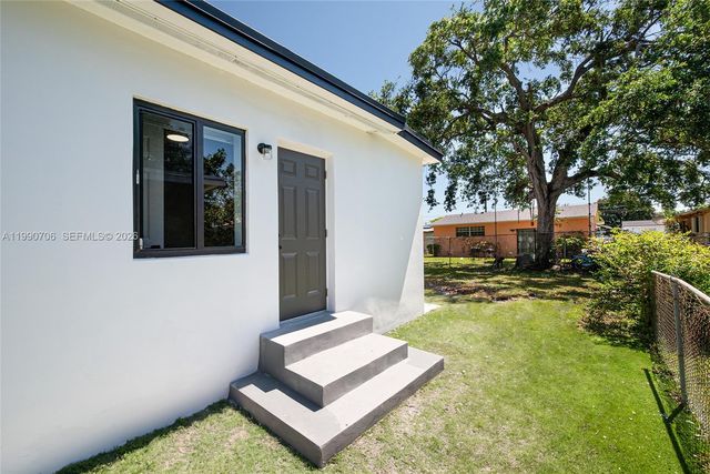 1470 NW 51st Ter, Miami, FL 33142