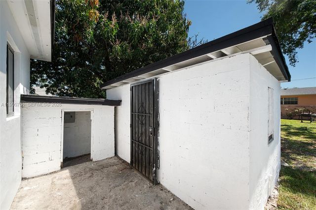 1470 NW 51st Ter, Miami, FL 33142