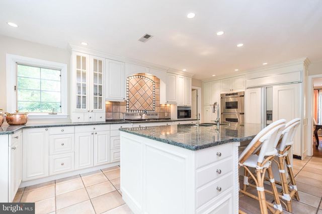 34 AUSTIN CIR, Lower Gwynedd, PA 19002