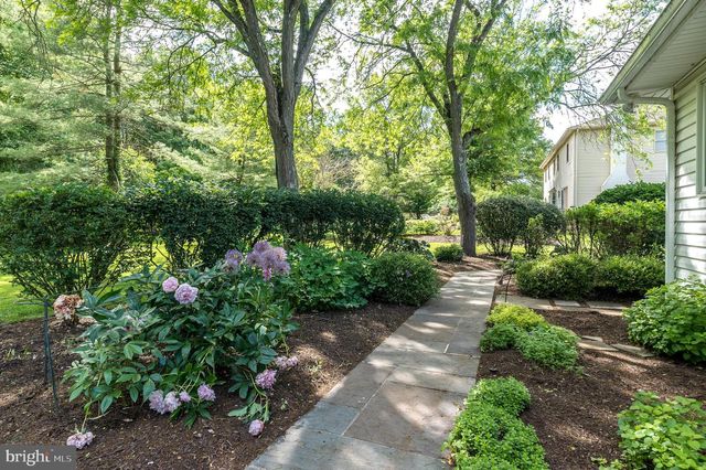 34 AUSTIN CIR, Lower Gwynedd, PA 19002