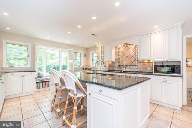 34 AUSTIN CIR, Lower Gwynedd, PA 19002