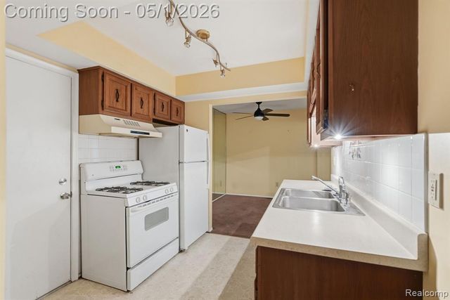 51260 Johns Drive, New Baltimore, MI 48047