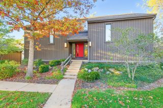 294 W Mallard Point A, Lake Barrington, IL 60010