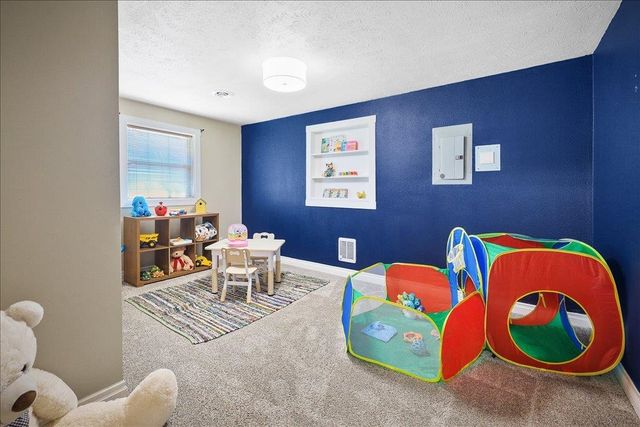 8308 E Alki Ave, Spokane, WA 99212