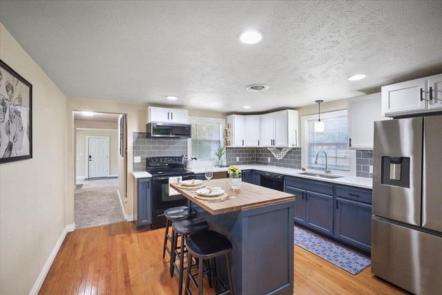 8308 E Alki Ave, Spokane, WA 99212