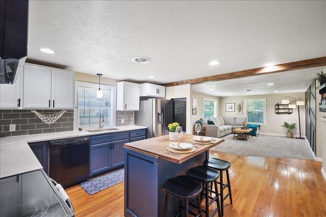8308 E Alki Ave, Spokane, WA 99212