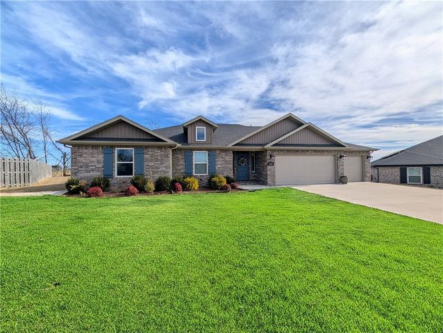 1305 Eagle Court, Gravette, AR 72736