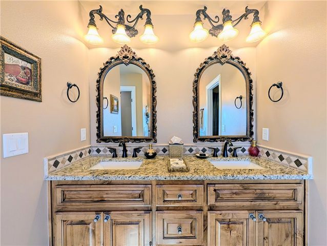 1305 Eagle Court, Gravette, AR 72736