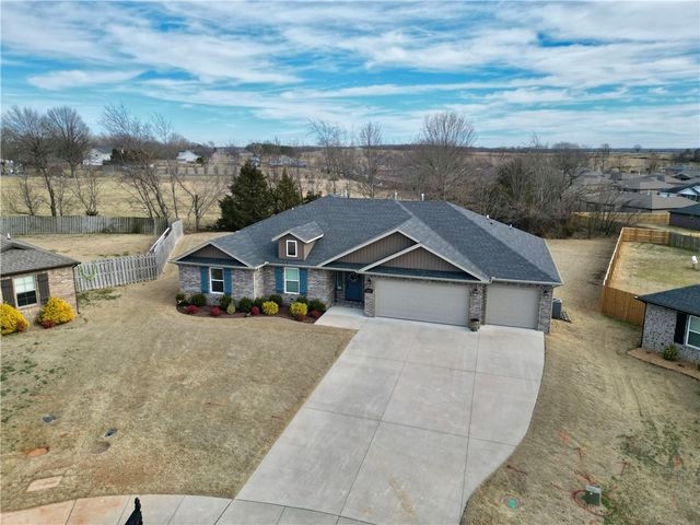 1305 Eagle Court, Gravette, AR 72736