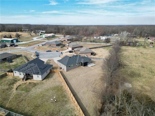 1305 Eagle Court, Gravette, AR 72736