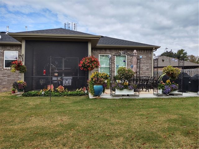 1305 Eagle Court, Gravette, AR 72736