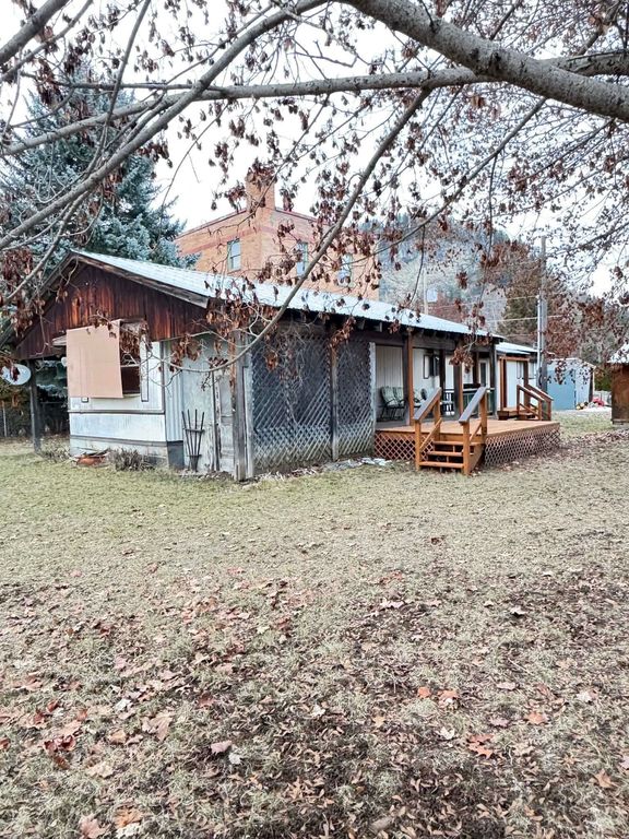 107 E 4th Ave, Metaline Falls, WA 99153 photo 3