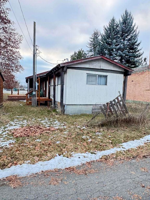 107 E 4th Ave, Metaline Falls, WA 99153 photo 5