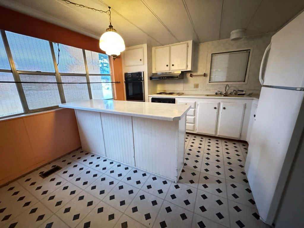 107 E 4th Ave, Metaline Falls, WA 99153 photo 8