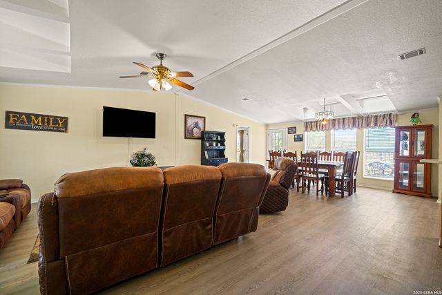 1427 Elmhurst Dr., Lakehills, TX 78063