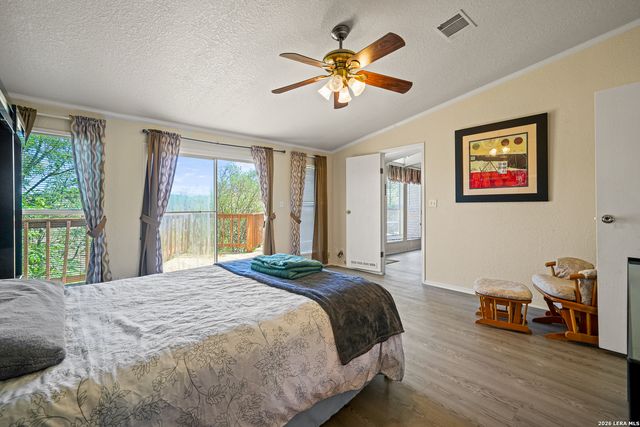 1427 Elmhurst Dr., Lakehills, TX 78063