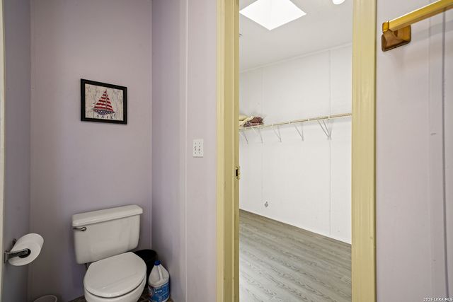 1427 Elmhurst Dr., Lakehills, TX 78063