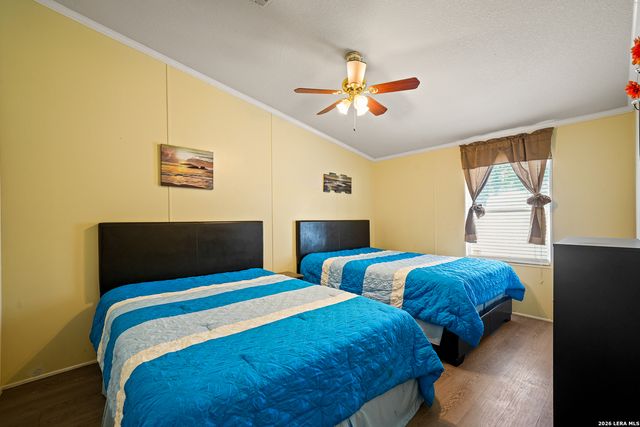 1427 Elmhurst Dr., Lakehills, TX 78063