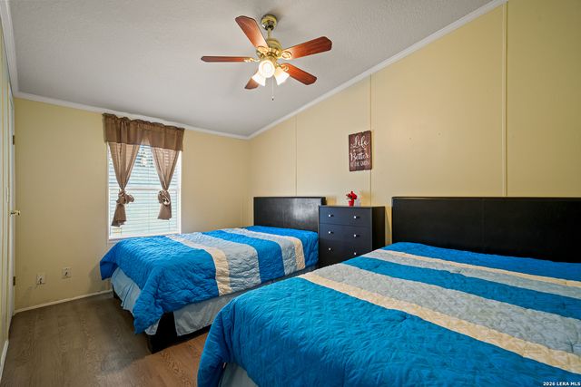1427 Elmhurst Dr., Lakehills, TX 78063