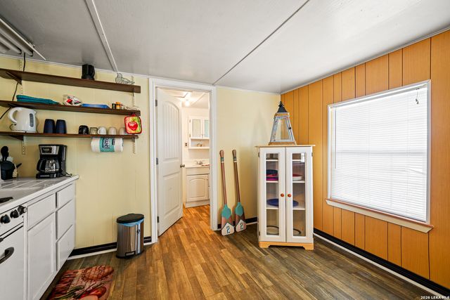 1427 Elmhurst Dr., Lakehills, TX 78063