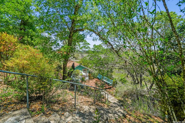 1427 Elmhurst Dr., Lakehills, TX 78063