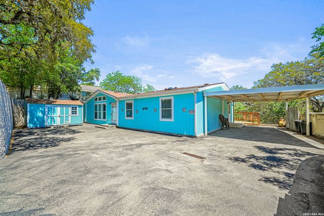 1427 Elmhurst Dr., Lakehills, TX 78063