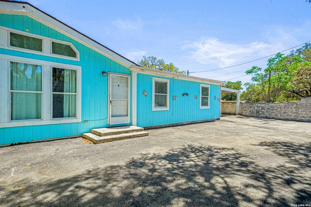 1427 Elmhurst Dr., Lakehills, TX 78063