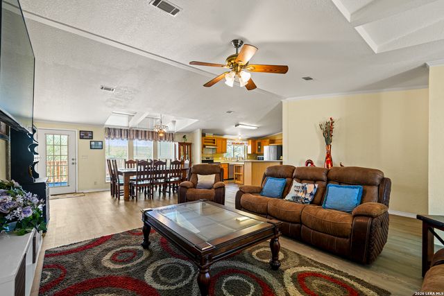 1427 Elmhurst Dr., Lakehills, TX 78063