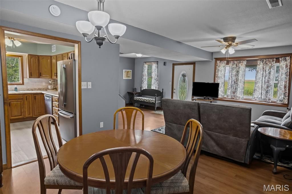 Image 16 of property listing at 25833 Joe Knight Road, Dow, IL 62022