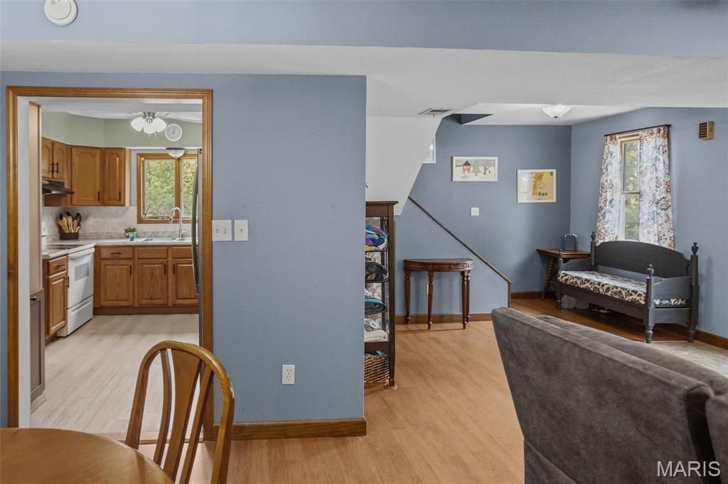 Image 20 of property listing at 25833 Joe Knight Road, Dow, IL 62022