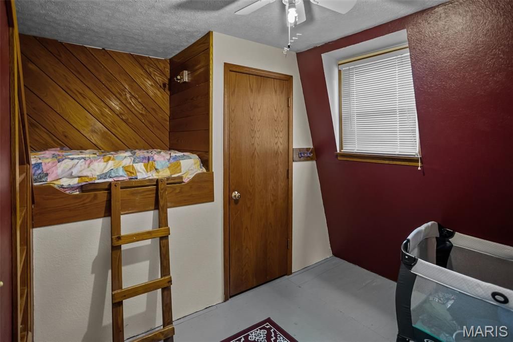 Image 42 of property listing at 25833 Joe Knight Road, Dow, IL 62022