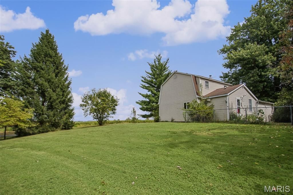 Image 58 of property listing at 25833 Joe Knight Road, Dow, IL 62022