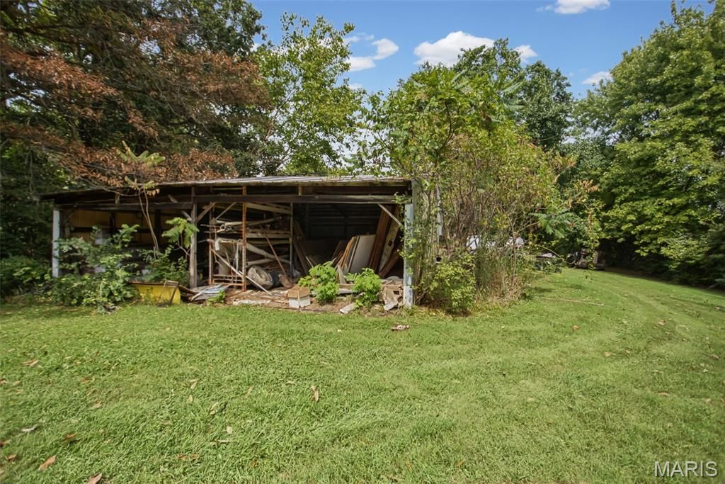 Image 59 of property listing at 25833 Joe Knight Road, Dow, IL 62022