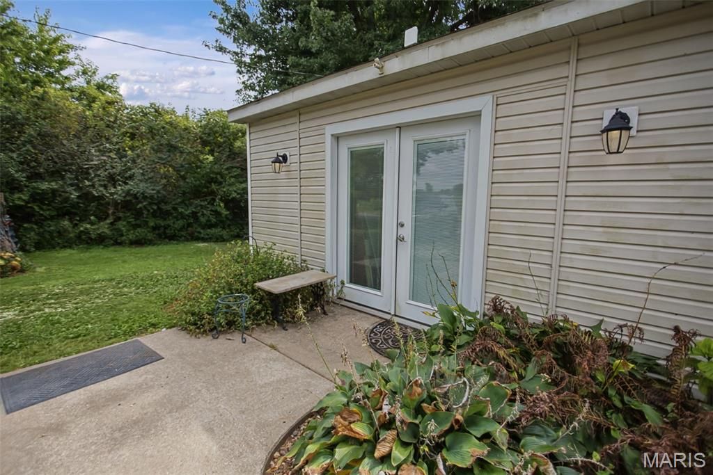 Image 7 of property listing at 25833 Joe Knight Road, Dow, IL 62022