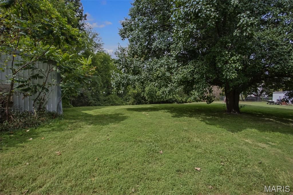 Image 61 of property listing at 25833 Joe Knight Road, Dow, IL 62022