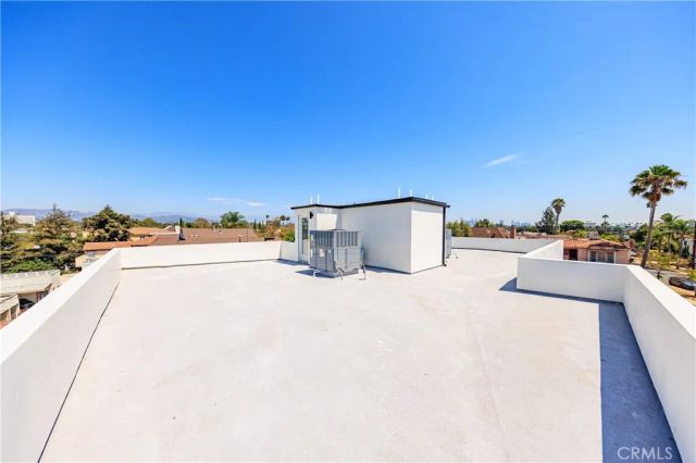 1261 Longwood Avenue 2, Los Angeles, CA 90019