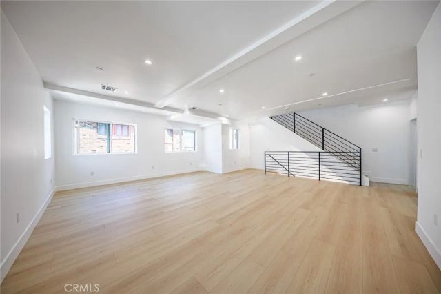 1261 Longwood Avenue 2, Los Angeles, CA 90019