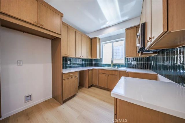 1261 Longwood Avenue 2, Los Angeles, CA 90019
