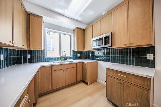 1261 Longwood Avenue 2, Los Angeles, CA 90019