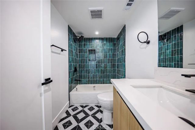 1261 Longwood Avenue 2, Los Angeles, CA 90019